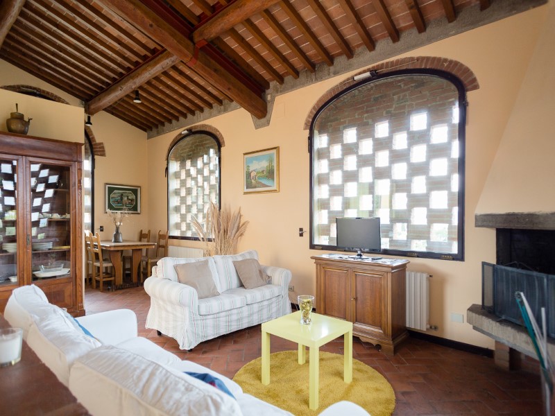 <i18n class='notranslate'>Agriturismo Il Poderaccio - Azienda Agricola Le Rondini</i18n>