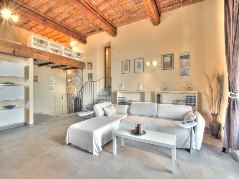 <i18n class='notranslate'>Agriturismo Il Poderaccio - Azienda Agricola Le Rondini</i18n>